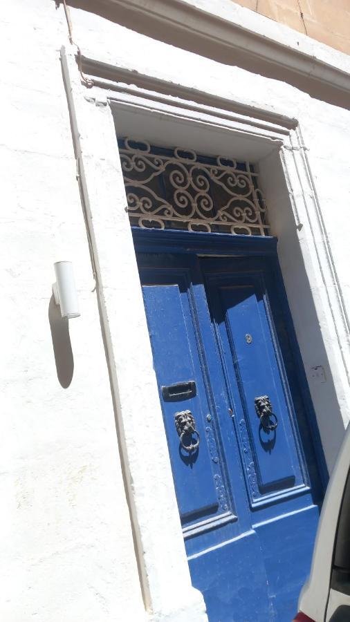 Вилла Door Nine -Townhouse With Harbour Views Флориана Экстерьер фото